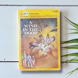 A Wind in the Door – Madeleine L’Engle | Vintage Dell Yearling Paperback (1974)